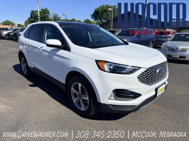 2024 Ford Edge SEL in Oxford White — front three-quarter view